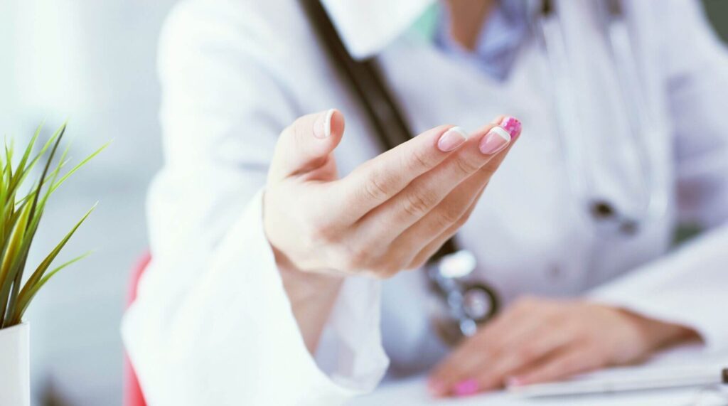 female-doctor-explaining-surgery